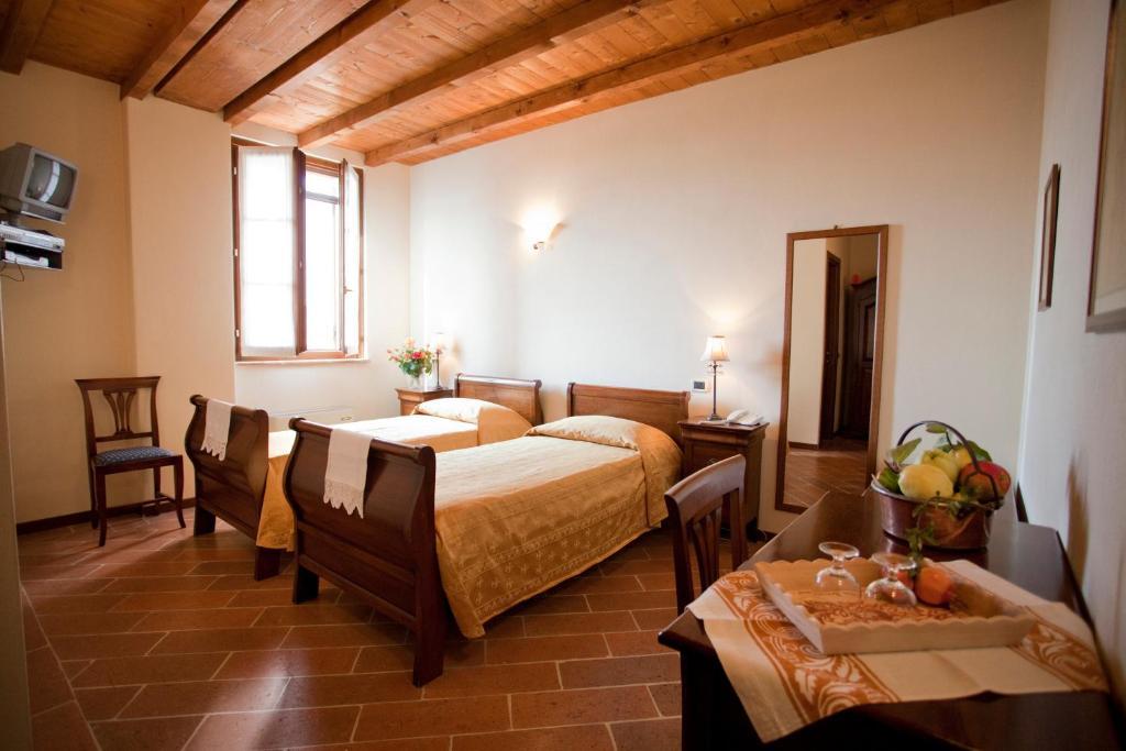 Agriturismo Santa Maria Bressanoro Castelleone ภายนอก รูปภาพ